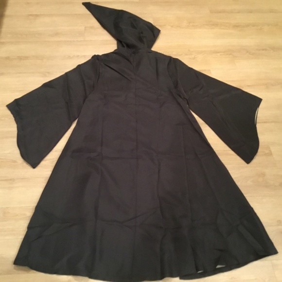 Harry Potter Inspired Hufflepuff Robe Costume - Picture 5 of 5